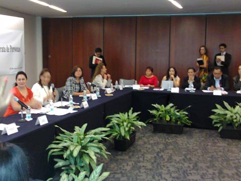 Foto panorámica de la reunión de la Comisión Contra la Trata de Personas y OSC